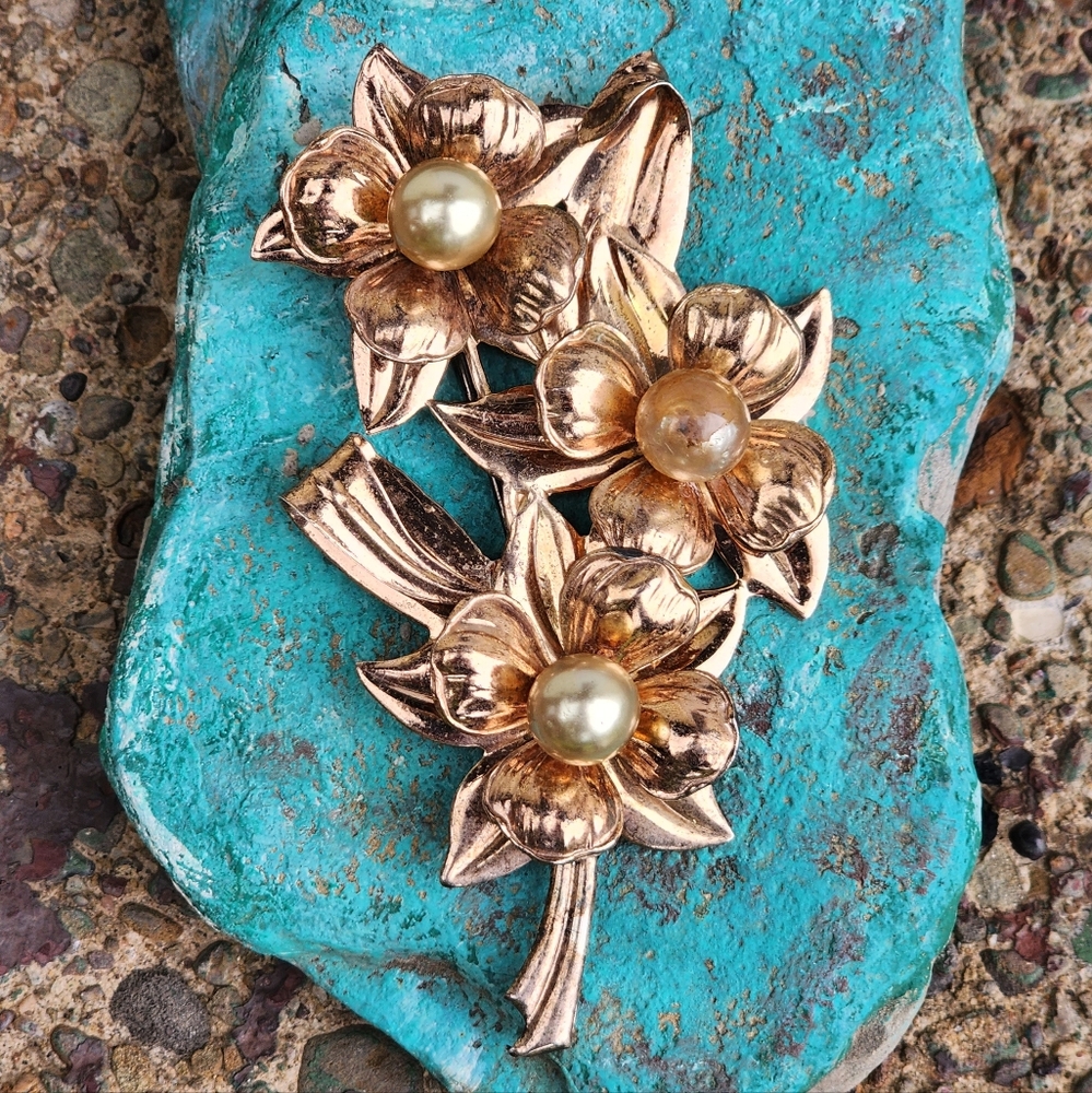 Large vintage sterling silver flower pin brooch faux pearls gold tone floral - Picture 3 of 10